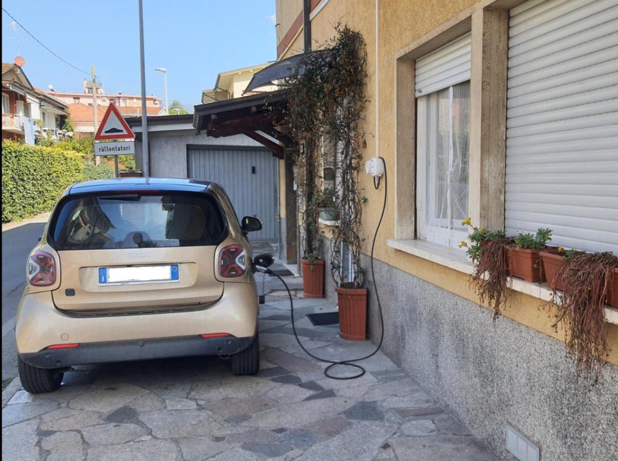 Le Camere Di Sabrina Con Bagno In Camera Sarzana Exterior photo